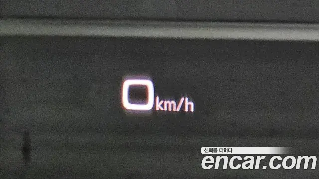 Audi Q7 2020 — ფოტო 25/32