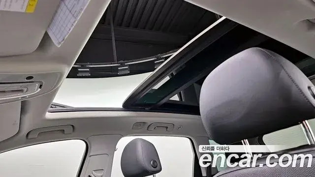 Audi Q7 2020 — ფოტო 8/32