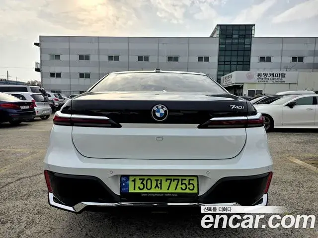 BMW 7 Series 2023 — Photo 10/20