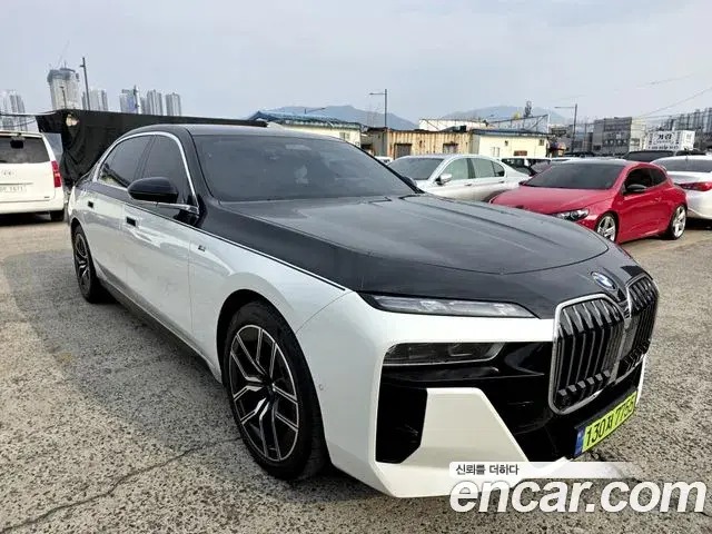 BMW 7 Series 2023 — Photo 16/20