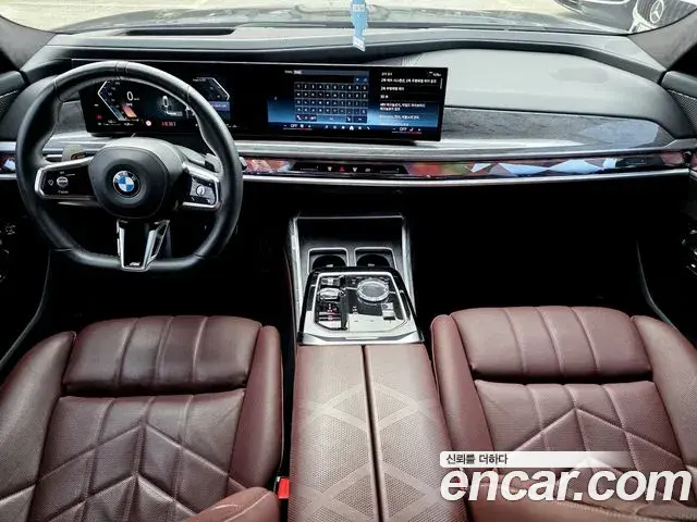 BMW 7 Series 2023 — Photo 18/20