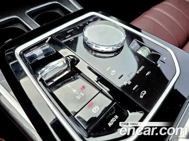 BMW 7 Series 2023 — Photo 7/20