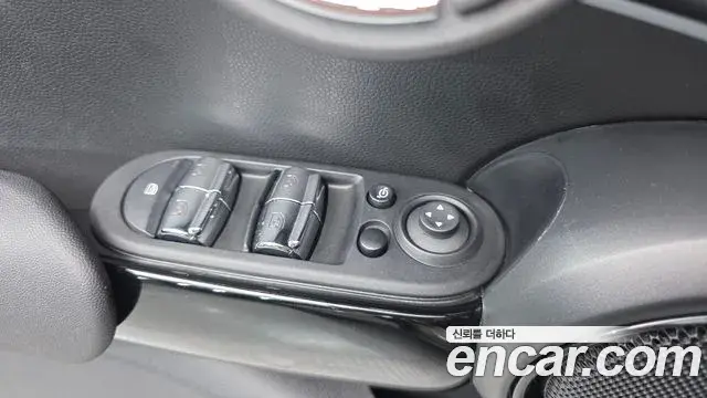 Mini Cooper 2024 — Photo 11/20