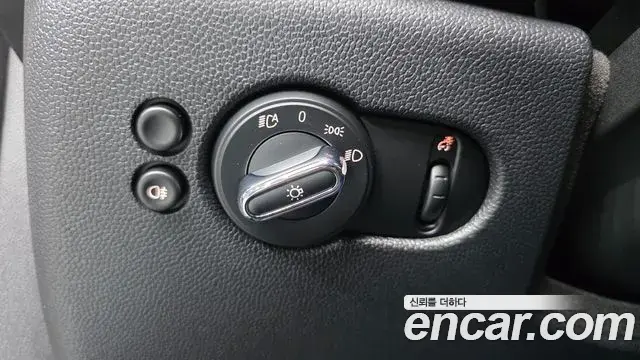Mini Cooper 2024 — Photo 12/20