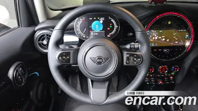 Mini Cooper 2024 — Photo 14/20
