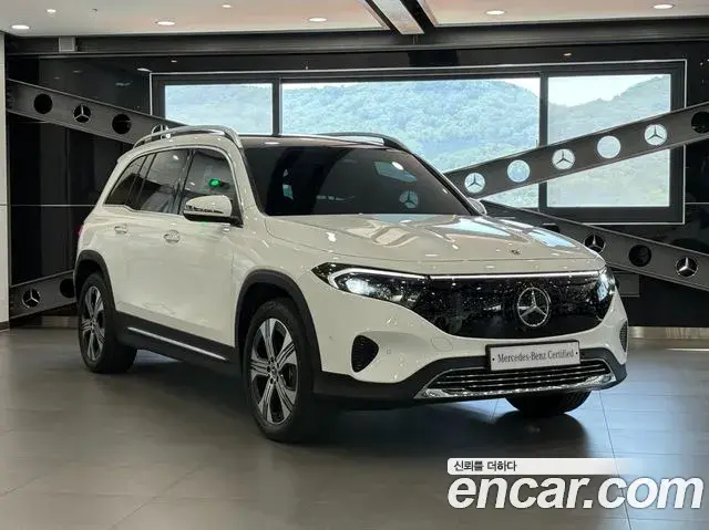 Mercedes-Benz EQB 2025 — Photo 8/19