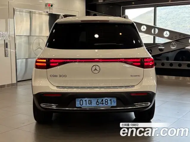Mercedes-Benz EQB 2025 — Photo 13/19