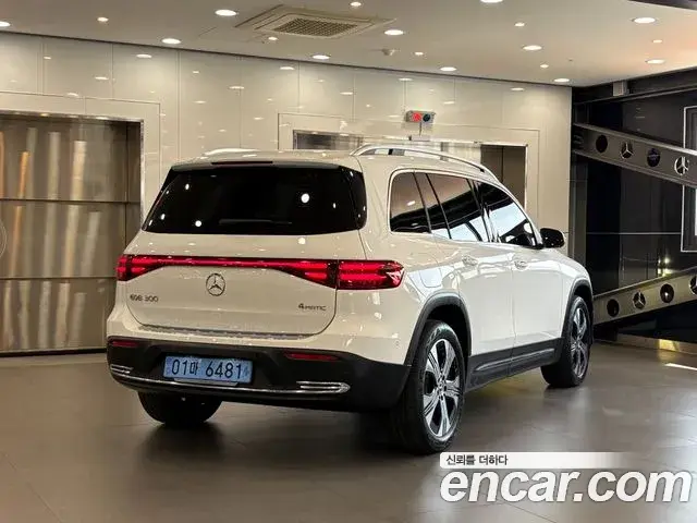 Mercedes-Benz EQB 2025 — Photo 11/19