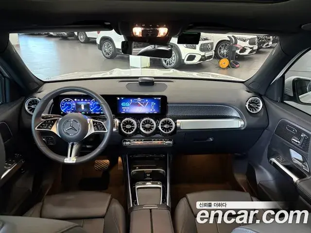 Mercedes-Benz EQB 2025 — Photo 3/19
