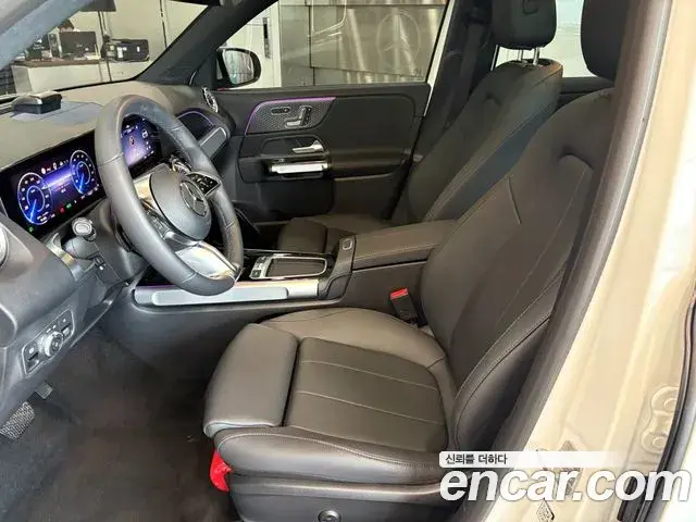 Mercedes-Benz EQB 2025 — Photo 9/19