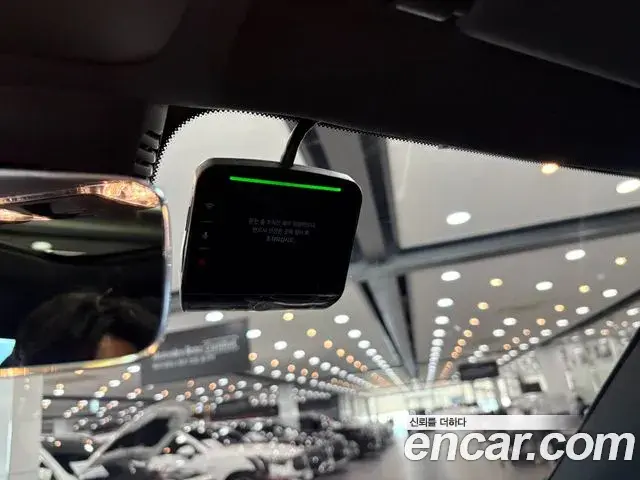 Mercedes-Benz EQB 2025 — Photo 14/19