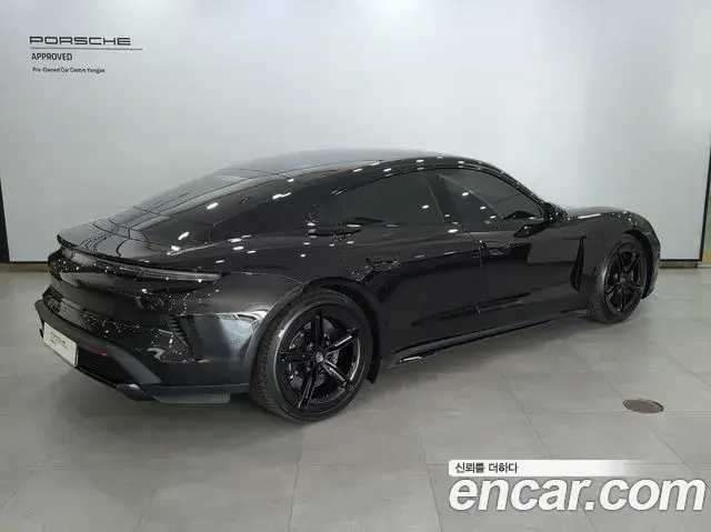 Porsche Taycan 2025 — Photo 19/20