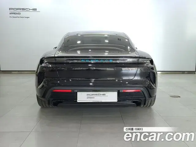 Porsche Taycan 2025 — Photo 15/20