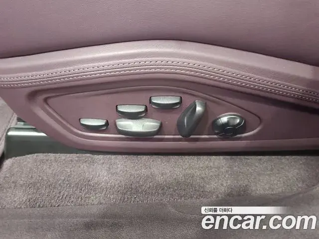Porsche Taycan 2025 — Photo 18/20