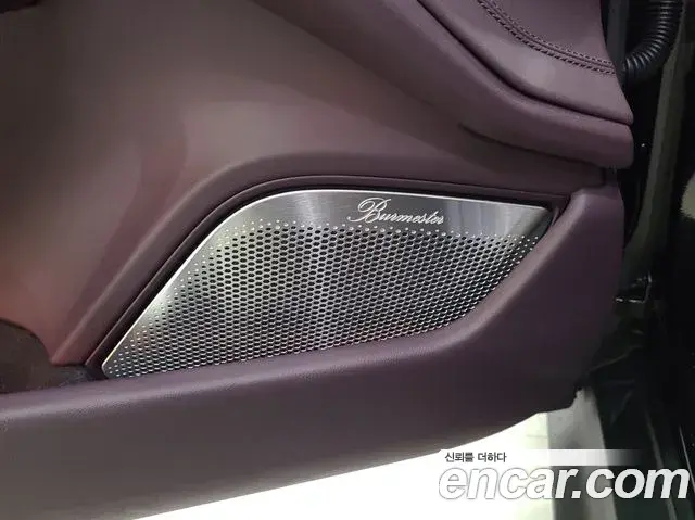 Porsche Taycan 2025 — Photo 12/20