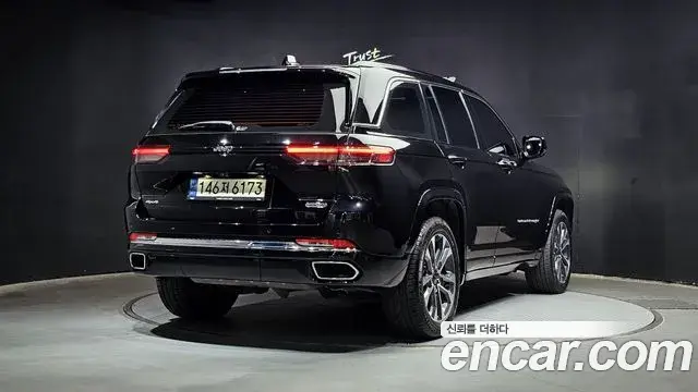 Jeep Grand Cherokee 2023 — Photo 7/31