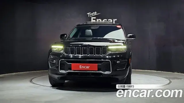 Jeep Grand Cherokee 2023 — Photo 29/31