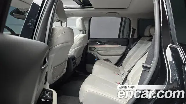 Jeep Grand Cherokee 2023 — Photo 1/31