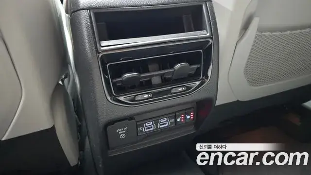 Jeep Grand Cherokee 2023 — Photo 5/31