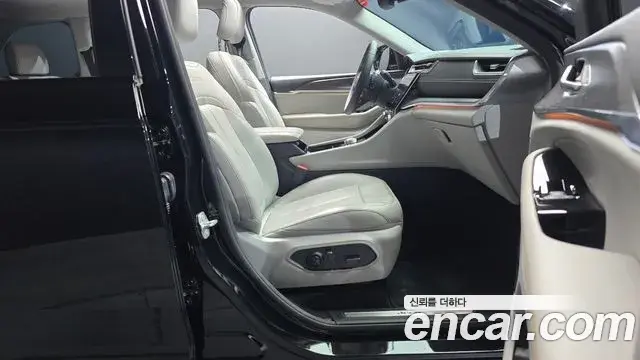 Jeep Grand Cherokee 2023 — Photo 24/31