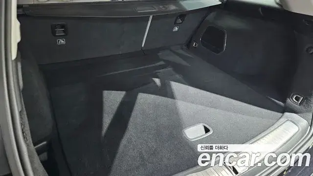 Jeep Grand Cherokee 2023 — Photo 30/31