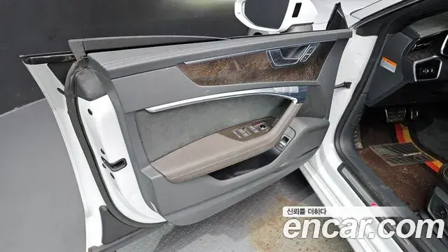 Audi A7 2020 — Photo 25/35