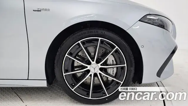 Mercedes-Benz A-Class 2025 — Фото 4/17