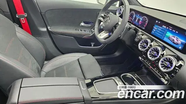 Mercedes-Benz A-Class 2025 — Фото 7/17
