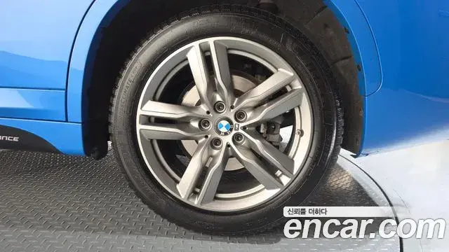 BMW X1 2021 — Photo 5/35