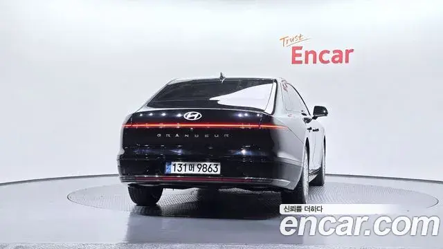 Hyundai Grandeur Hybrid 2023 — Photo 15/36