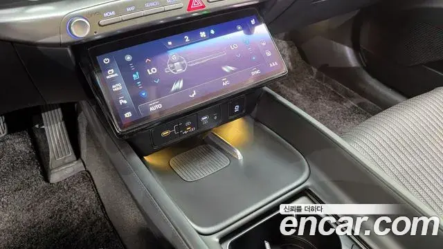 Hyundai Grandeur Hybrid 2023 — Photo 26/36