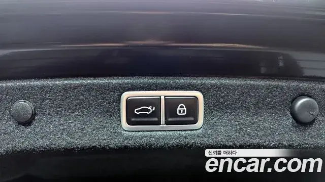 Hyundai Grandeur Hybrid 2023 — Photo 6/36