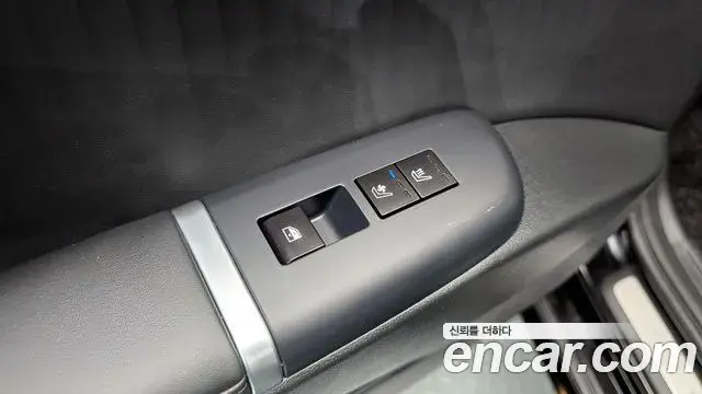 Hyundai Grandeur Hybrid 2023 — Photo 12/36