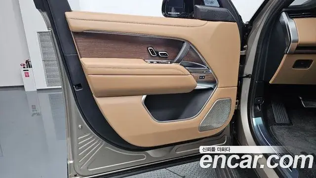 Land Rover Range Rover 2023 — Şəkil 25/45