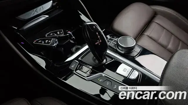 BMW X4 2021 — Şəkil 10/20