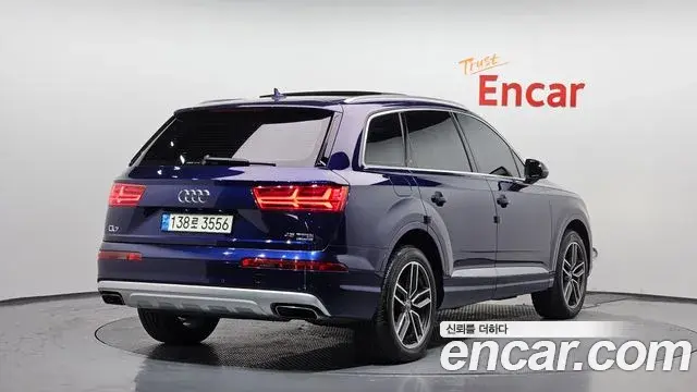 Audi Q7 2019 — ფოტო 9/31