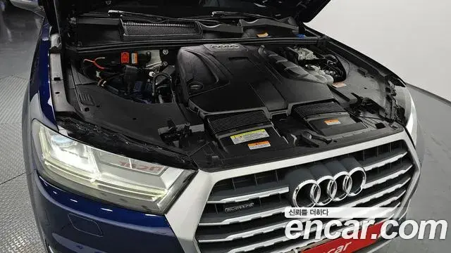 Audi Q7 2019 — ფოტო 4/31