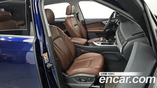 Audi Q7 2019 — ფოტო 13/31