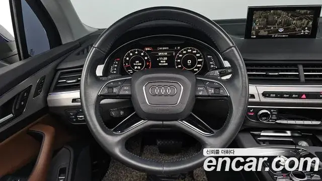 Audi Q7 2019 — ფოტო 29/31