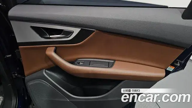 Audi Q7 2019 — ფოტო 6/31