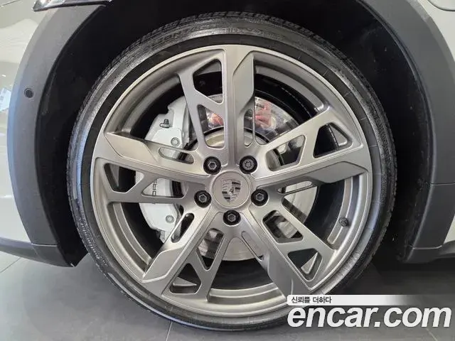 Porsche Taycan 2025 — ფოტო 9/20