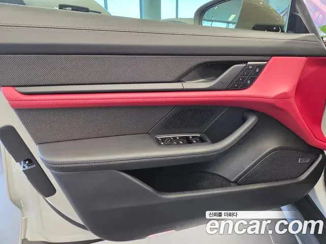 Porsche Taycan 2025 — ფოტო 16/20