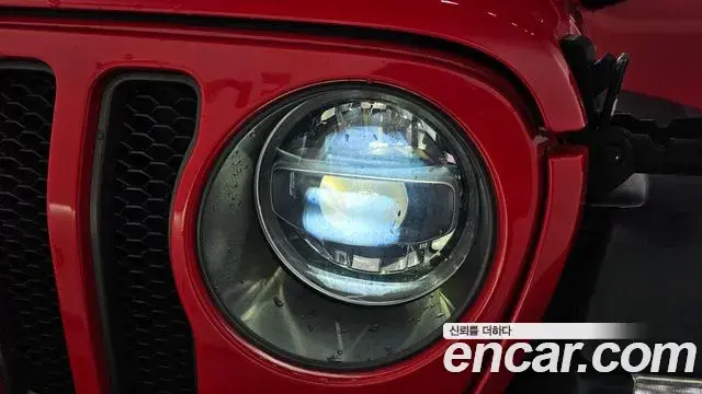 Jeep Wrangler 2018 — ფოტო 23/34