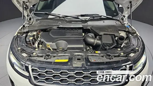Land Rover Range Rover Evoque 2022 — ფოტო 18/20