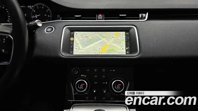 Land Rover Range Rover Evoque 2022 — ფოტო 8/20