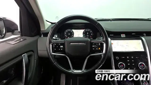 Land Rover Discovery Sport 2021 — Photo 17/34