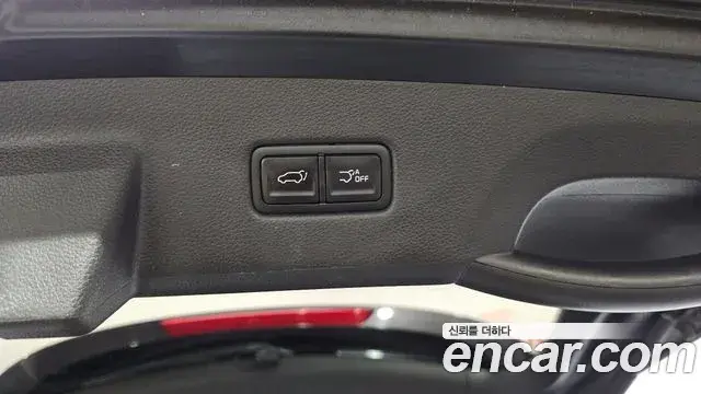 Kia Carnival 2021 — ფოტო 17/31