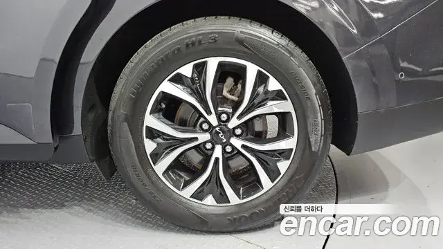 Kia Carnival 2021 — ფოტო 2/31