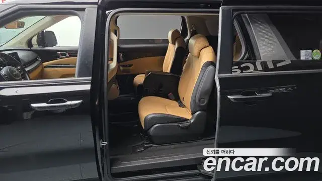 Kia Carnival 2023 — Photo 11/20