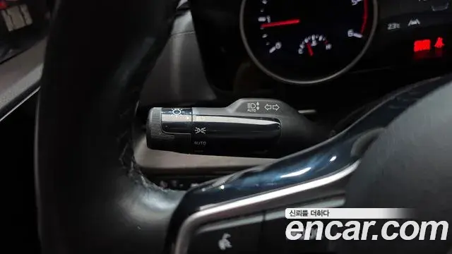 Kia Carnival 2023 — Photo 16/20